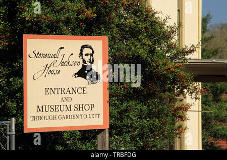 Die Stonewall Jackson House, hier dargestellt, ist ein Wahrzeichen und beliebte Touristenattraktion in der historischen Stadt Lexington Virginia Stockfoto