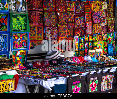 Souvenirläden im Plaza Francia in El Casco Viejo de Panama Stockfoto