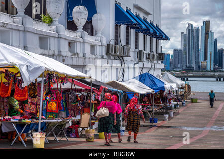 Souvenirläden im Plaza Francia in El Casco Viejo de Panama Stockfoto