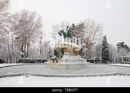 Schneebedeckte Retiro-Park. Madrid, Spanien. Stockfoto