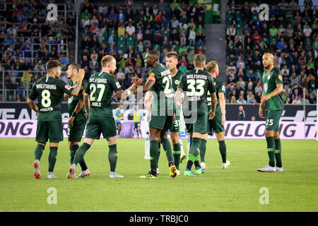 Wolfsburg, Deutschland, 11. August 2018: VfL Wolfsburg Team feiert den Sieg bei einem Match in der Volkswagen Arena in Wolfsburg. Stockfoto