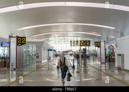 Jakarta, Indonesien - April 2019: Soekarno - Hatta International Airport Terminal 3 Inlandsflüge Abflugbereich Stockfoto