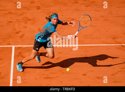 Paris, Frankreich, 2. Juni, 2019, Tennis, French Open, Roland Garros, Stefanos Tsitsipas (GRE) in Aktion gegen Wawrinka (SUI) Foto: Henk Koster/tennisimages.com Stockfoto