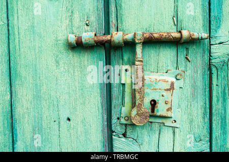 Alten, verwitterten grünen Tür Stockfoto