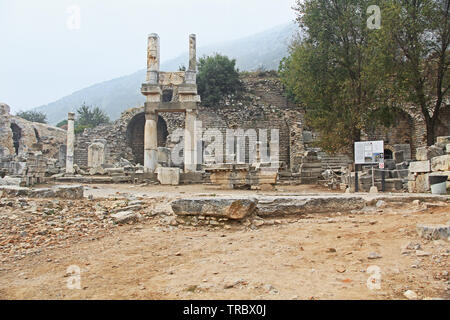 Tempel des Domitian Ruinen in Ephesus, Türkei Stockfoto