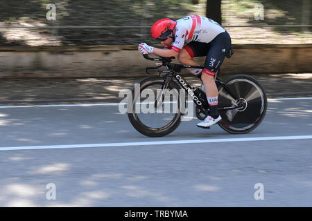 Verona, Italien. 02 nd, 18.06.2019. Consonni Simone aus Italien (UAE Mannschaft Emirate) während der letzten Phase 21 der 102 Giro d'Italia, Tour durch Italien 2019 - Radrennen, 17 km Einzelzeitfahren von Verona entlang Torricelle Verona Stadt, in der Arena von Verona in Verona, Italien, 03. Juni 2019 zu beenden. (Foto) Alejandro Sala/Alamy Nachrichten Stockfoto