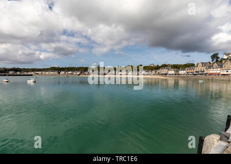 Cancale, Frankreich - 15. September 2018: Cancale, Fischerhafen und die berühmten Austern Produktion Stadt am westlichen Ende der Bucht von Mont Saint-Mic Stockfoto