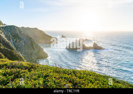 Schöne Aussicht von Big Sur Klippen entlang Highway 1 in Kalifornien. Stockfoto