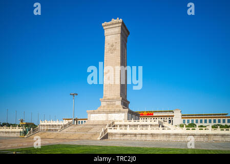 Peking, China - 5. Mai 2019: Denkmal für die Helden des Volkes, ein 10-stöckiges Obelisk zu den Märtyrern des revolutionären Kampfes während des 19. und 20. c Stockfoto