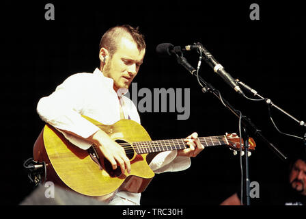 Damien Rice bei der Jungfrau V Festival V 2003, Hylands Park, Chelmsford, Essex, Vereinigtes Königreich. Stockfoto