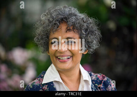 Arundhati Roy, indische Autor dargestellt bei Hay Festival Heu Wye Powys Wales UK Stockfoto