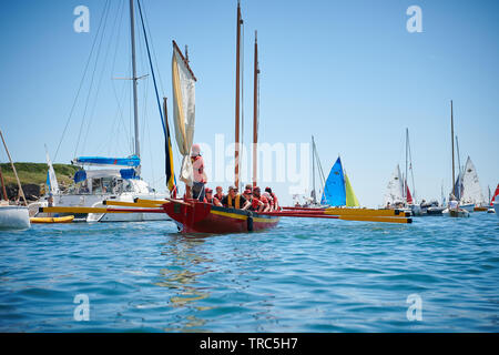 La grande Parade de La Semaine du Golfe 2019, dans le Golfe du Morbihan. - Die große Parade der Woche der Golf 2019, in den Golf von Morbihan. Stockfoto