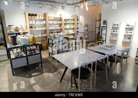 Manila, Philippinen - August 4, 2016: Kleine lokale Shop Interior Stockfoto