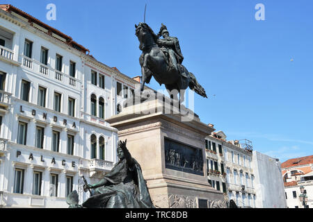 Venedig - 8. Mai 2015: Victor Emmanuel Denkmal II in Venedig in Riva Degli Schiavoni Avenue, Italien in einem sonnigen Tag. Stockfoto