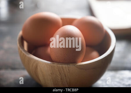 Close-up Gekochte Eier in Houten für Frühstück Stockfoto