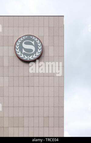 Frankfurt, Deutschland - 19. September 2015: Sheraton Hotel und Gebäude. Sheraton Hotels und Resorts ist eine Kette von Luxus Hotels im Besitz von Marriott Stockfoto