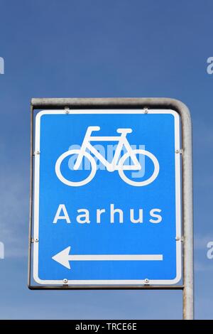 Radweg schild Stadt Aarhus in Dänemark Stockfoto