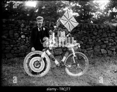 Soziale Geschichte einschließlich Mode (Derbyshire/Warwickshire). Foto wahrscheinlich in den 1920er Jahren genommen. Dies ist ein Glas negative und bildeten nur eine von 102 Negative mit der Aufschrift "Crich'. Alle stehen auf Alamy und kann unter dem Stichwort 'Crich 1920s' gefunden werden. Stockfoto