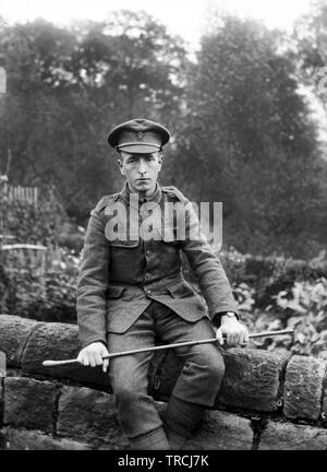 Soziale Geschichte einschließlich Mode (Derbyshire/Warwickshire). Foto wahrscheinlich in den 1920er Jahren genommen. Dies ist ein Glas negative und bildeten nur eine von 102 Negative mit der Aufschrift "Crich'. Alle stehen auf Alamy und kann unter dem Stichwort 'Crich 1920s' gefunden werden. Stockfoto