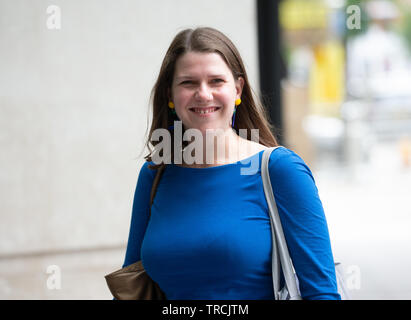 Jo Swinson, stellvertretende Vorsitzende der Fraktion der Liberalen und Demokratischen Partei Europas, kommt bei den BBC Studios in London. Stockfoto