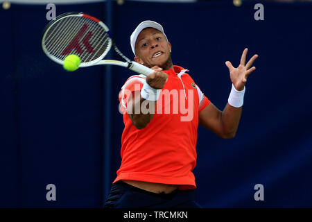 Surbiton, Großbritannien. 03 Juni, 2019. Jay Clarke von Großbritannien in Aktion gegen Evgeny Donskoi Russlands in der Mens Singles. Surbiton Trophy Tennis 2019, Tag 1 Am Surbiton Racket & Fitness Club in Surrey am Montag, den 3. Juni 2019. Dieses Bild dürfen nur für redaktionelle Zwecke verwendet werden. Redaktionelle Verwendung nur, pic von Steffan Bowen/Andrew Orchard sport Fotografie/Alamy Live news Credit: Andrew Orchard sport Fotografie/Alamy leben Nachrichten Stockfoto