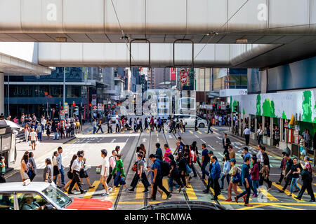 Fußgängerüberweg, Hongkong, China Stockfoto