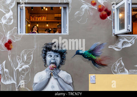 Eine bunte Cafe Exterieur, Hongkong, China Stockfoto