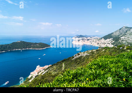 Blick vom Mount sdr auf Otok Lokrum, einer kleinen Insel in der Nähe von Dubrovnik Kroatien Stockfoto