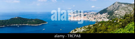 Blick vom Mount sdr auf Otok Lokrum, einer kleinen Insel in der Nähe von Dubrovnik Kroatien Stockfoto