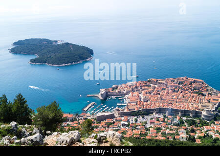 Blick vom Mount sdr auf Otok Lokrum, einer kleinen Insel in der Nähe von Dubrovnik Kroatien Stockfoto