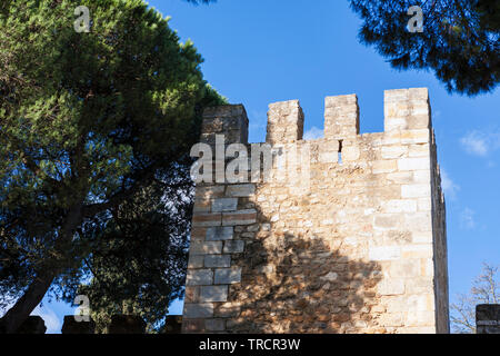 Teil der defensive Wälle, Castelo de São Jorge, Lissabon, Portugal Stockfoto