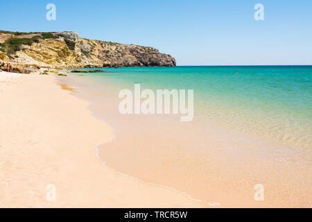 Felsen am Sandstrand Praia do Amado Strand, Portugal Stockfoto