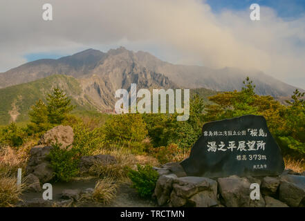 Der Sakurajima Vulkan in Kyushu, Japan, ist einer der aktivsten Vulkane der Welt Stockfoto