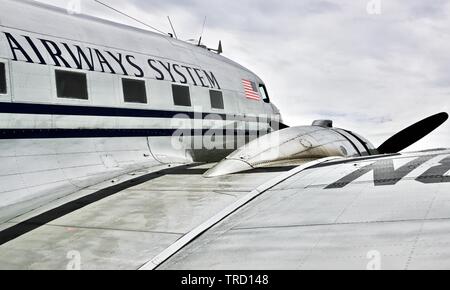 PanAm Douglas C-47B (N 877 MG) Am2019 Shuttleworth fliegendes Festival zum 75-jährigen Jubiläum von D begehen - Tag Stockfoto