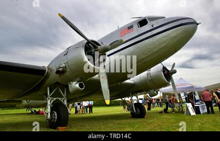 PanAm Douglas C-47B (N 877 MG) Am2019 Shuttleworth fliegendes Festival zum 75-jährigen Jubiläum von D begehen - Tag Stockfoto