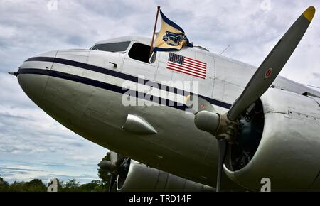 PanAm Douglas C-47B (N 877 MG) Am2019 Shuttleworth fliegendes Festival zum 75-jährigen Jubiläum von D begehen - Tag Stockfoto