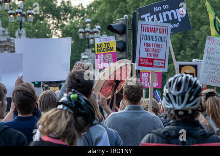 Laut Trump Demonstranten in London Stockfoto