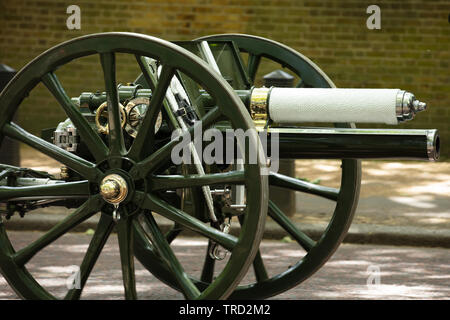 London, Großbritannien. Juni 2019. Einer der Kanonen, die von der Königstruppe Royal Horse Artillery in Green Park beim Abfeuern eines königlichen Salutes mit 41 Waffen verwendet wurden. Quelle: Alamy News / Joe Kuis Stockfoto