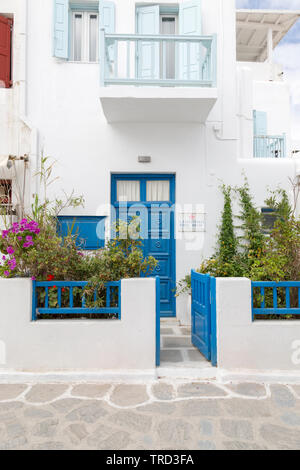 Arztpraxis Eingang in Chora auf den Kykladen Insel Mykonos in Griechenland. Stockfoto