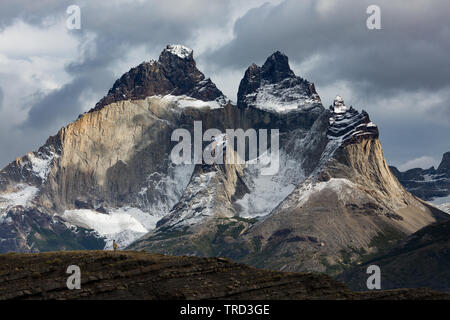 Schild für Lago Pehoe mit malerischen Bergen im Hintergrund, Torres del Paine, Patagonien, Chile Stockfoto