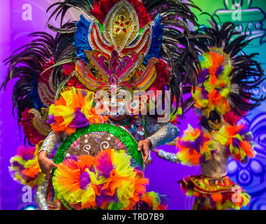 Philippinische Tänzerin des Masskara Festivals von Bacolod treten auf dem Maskdance Festival in Andong Südkorea auf Stockfoto