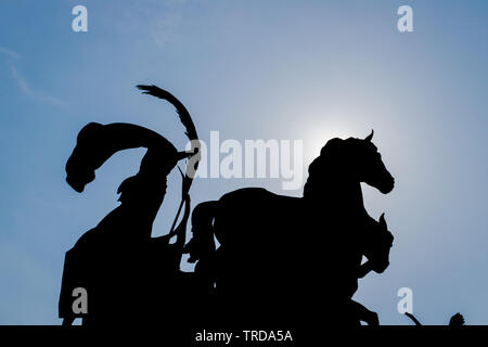 Eugen von Savoyen der Silhouette. Silhouette des Heldenplatzes in Budapest, Ungarn. Stockfoto