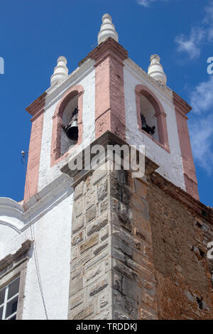 Glockenturm der Kirche Saint Paul, Tavira, Portugal Stockfoto