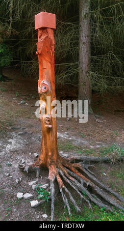 Salzleckstein für Schalenwild in einem Wald, Deutschland Stockfoto