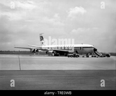 Lufthansa Boeing 707 auf dem Flughafen München Riem, Luftaufnahme vom 25.06.1963, Deutschland, Bayern, Muenchen Stockfoto