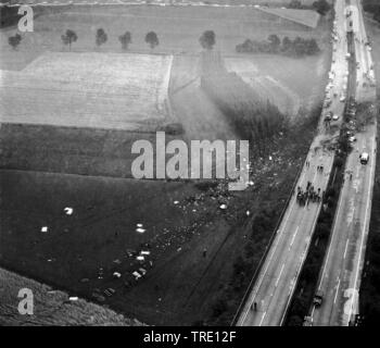 Air Crash einer Vickers Viscount der Britischen Eagle Internationals Airways an Langenbruck az Autobahn A9, historischen Luftbild, 9.8.1968, Deutschland, Bayern, Oberbayern, Oberbayern, Langenbruck Stockfoto