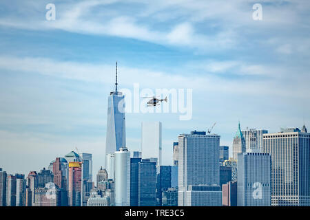 Hubschrauber über New York, One World Trade Center, USA, New York City Stockfoto
