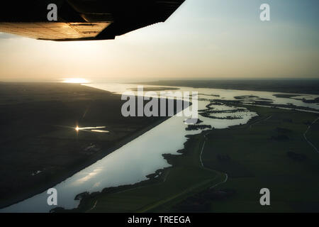 Luftbild des Flusses IJssel in das IJsselmeer, Niederlande fließt Stockfoto