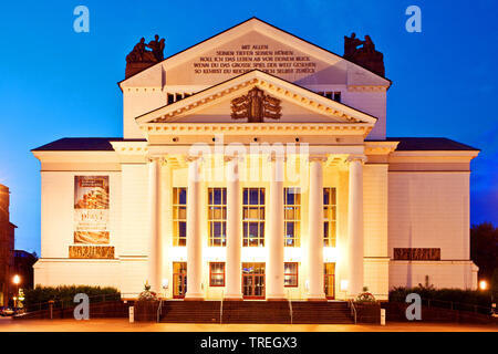 Theater Duisburg am Abend, Deutschland, Nordrhein-Westfalen, Ruhrgebiet, Duisburg Stockfoto