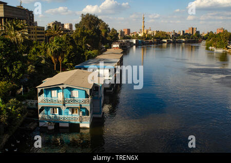 Schwimmende Haus Boote auf dem Nil, Zamalek, Kairo, Ägypten. Stockfoto